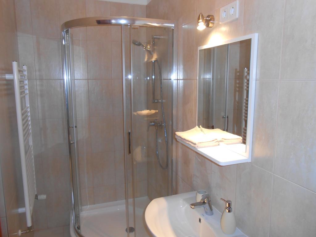 Diofa Vendeghaz Appartement Eger Buitenkant foto