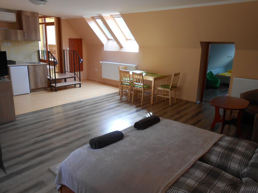 Diofa Vendeghaz Appartement Eger Buitenkant foto