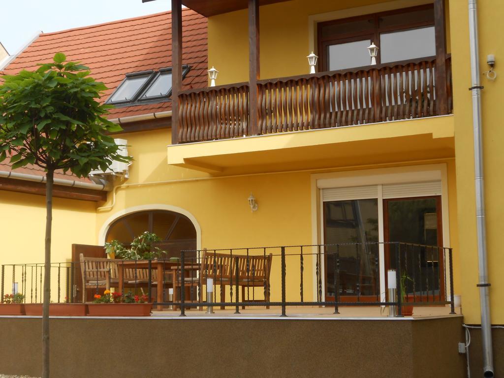 Diofa Vendeghaz Appartement Eger Buitenkant foto