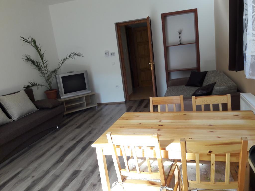 Diofa Vendeghaz Appartement Eger Buitenkant foto