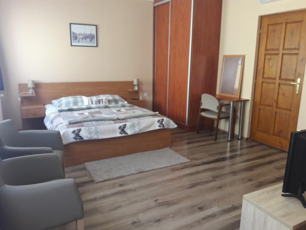 Diofa Vendeghaz Appartement Eger Buitenkant foto